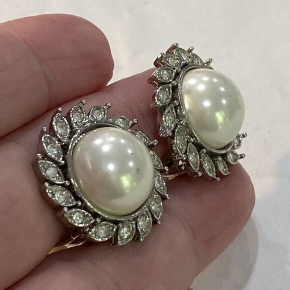 Mid Century Silver & Faux Pearl Clip On Earrings White Rhinestones Classic Look - Picture 3 of 6